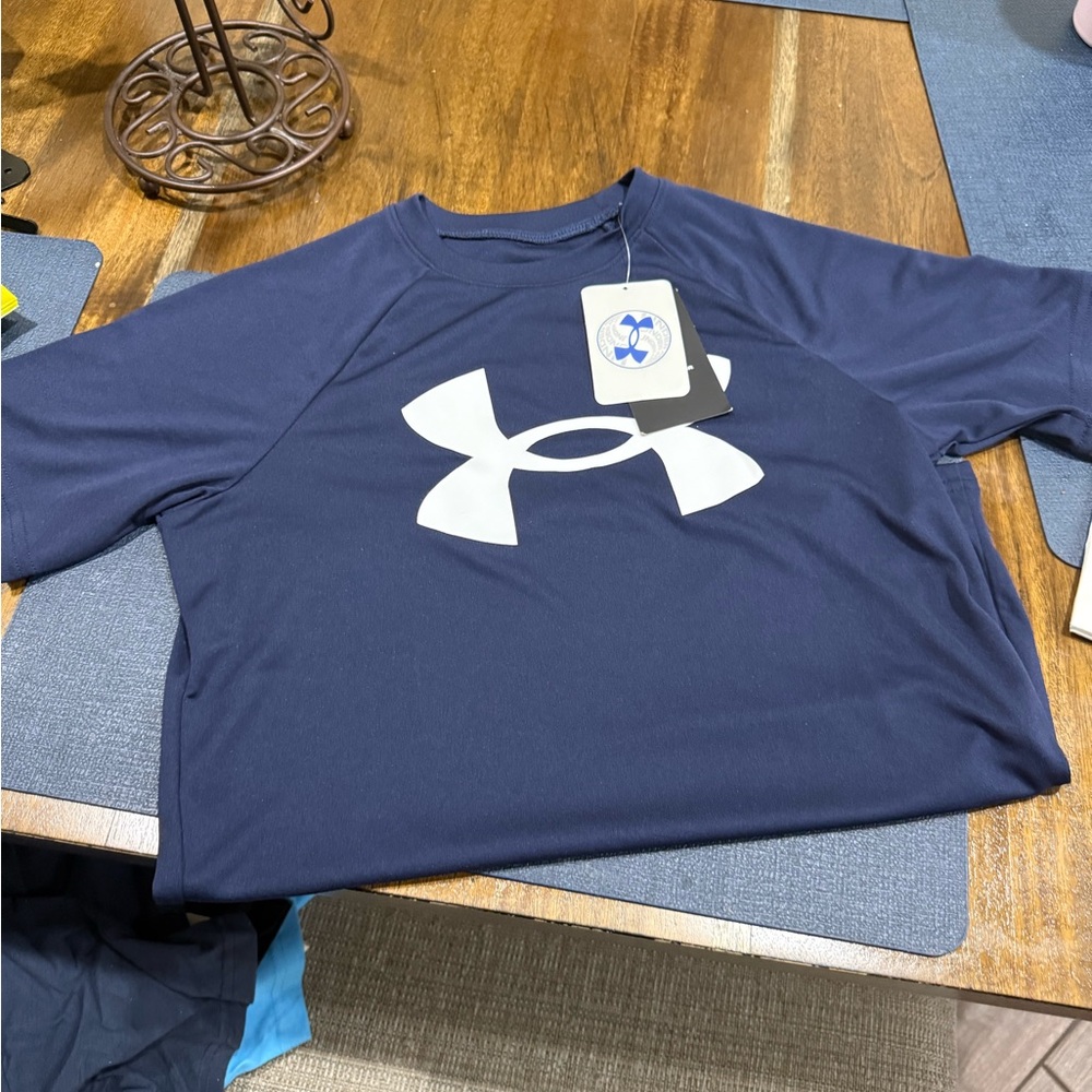 Under Armour boys tshirt